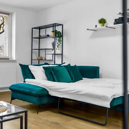 Kolo Malachite By Bookinghost *