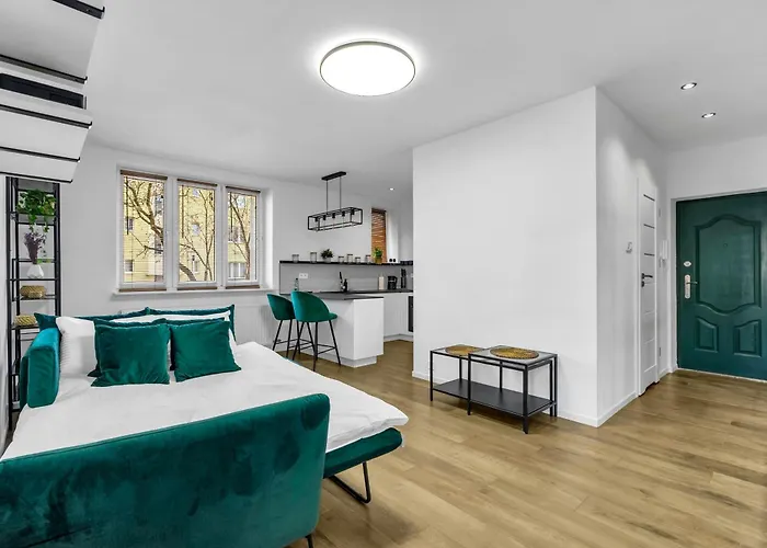 Kolo Malachite By Bookinghost * Varsovie