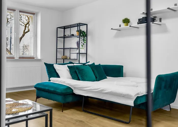 Kolo Malachite By Bookinghost *