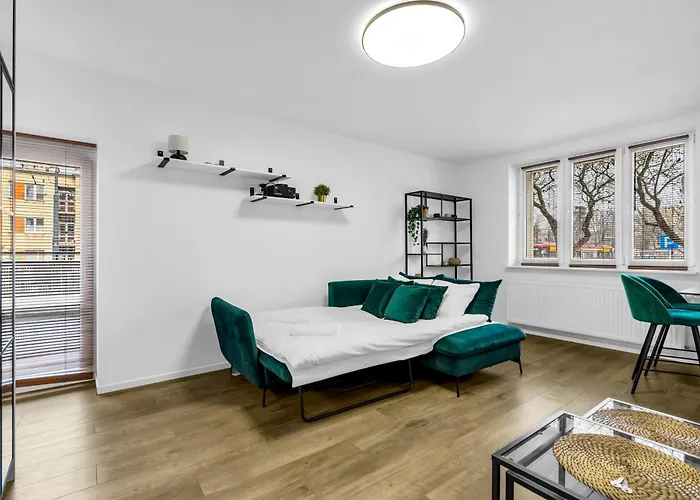 Kolo Malachite By Bookinghost Varsovie