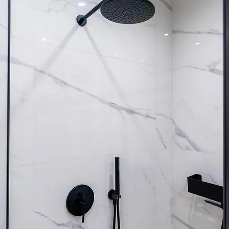 Kolo Malachite By Bookinghost Apartamento *